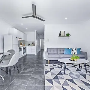  Apartment Modern Front Australia