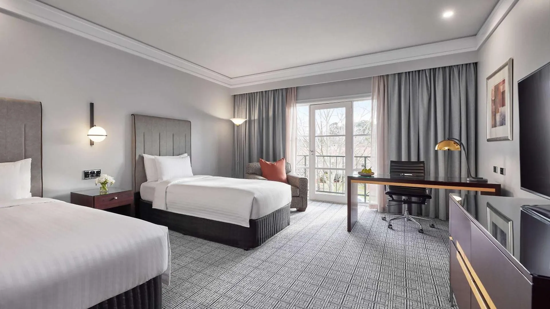 Hyatt Hotel Canberra - A Park Hyatt Hotel 5*,